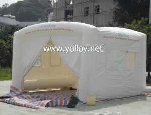 Tymczasowy biały nadmuchiwany namiot na samochód